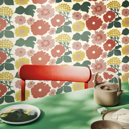 Piros – rózsaszín virágos Marimekko design tapéta